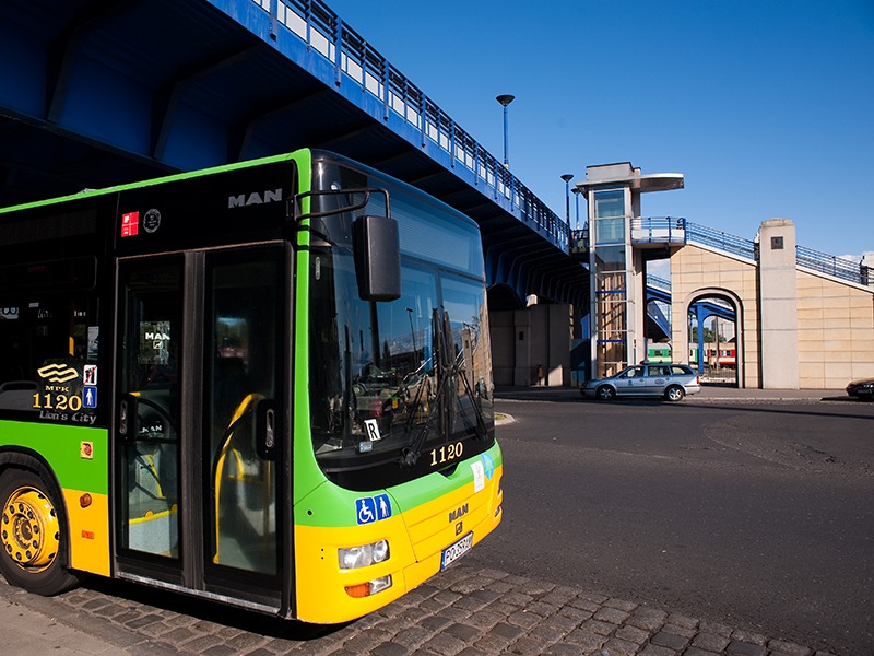 zielono-żółty autobus II 7d M.Forecki