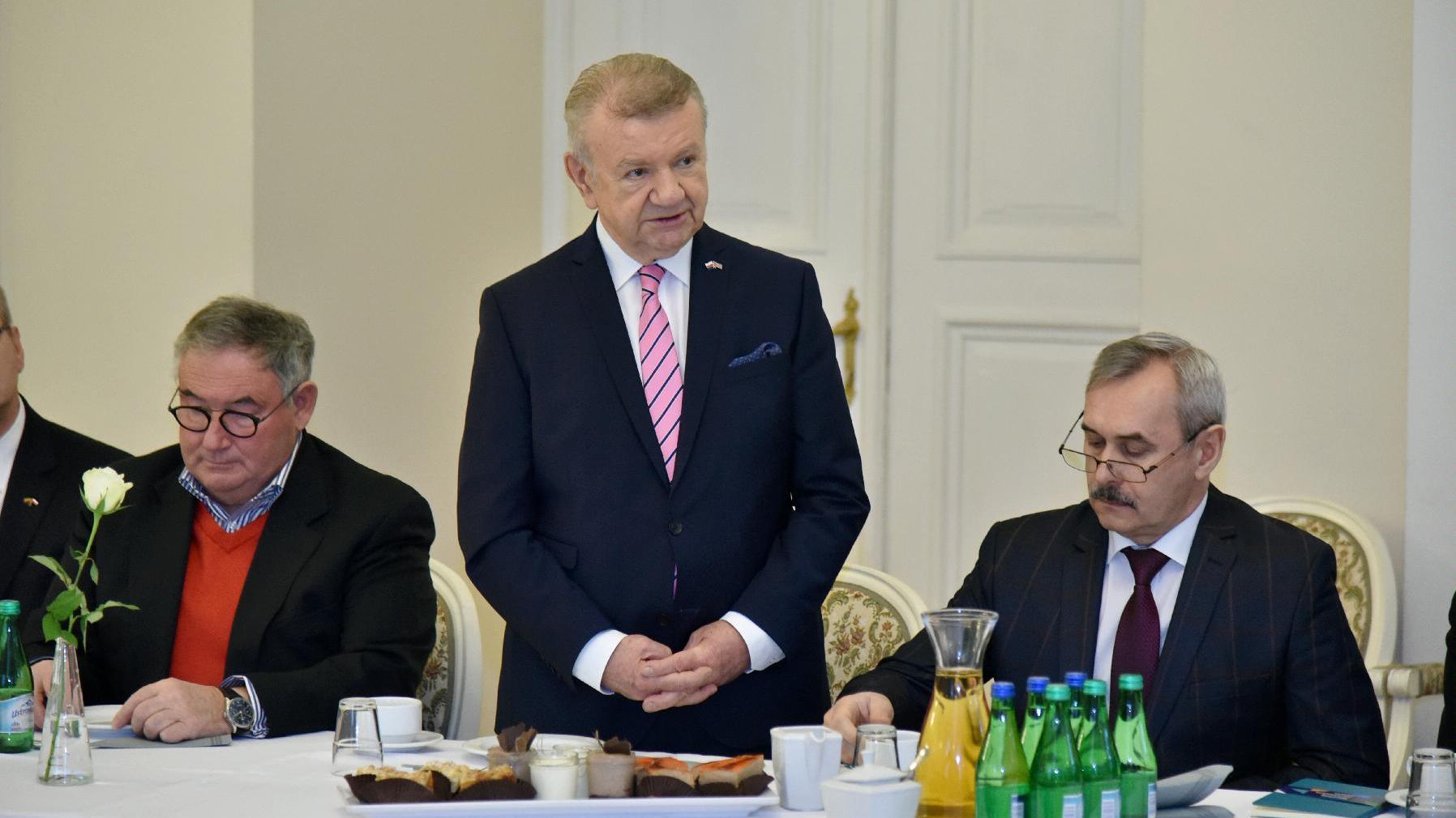 na zdjęciu noworoczne spotkanie Prezydenta Miasta Poznania, Jacka Jaśkowiaka z Poznańskim Korpusem Konsularnym