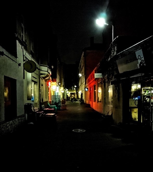 Pasaż Piekary nocą