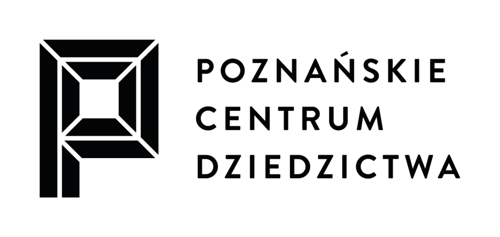 Logo. Po prawej stronie na białym tle czarnym kolorem napis Poznańskie Centrum Dziedzictwa, po lewej stronie znak litery p