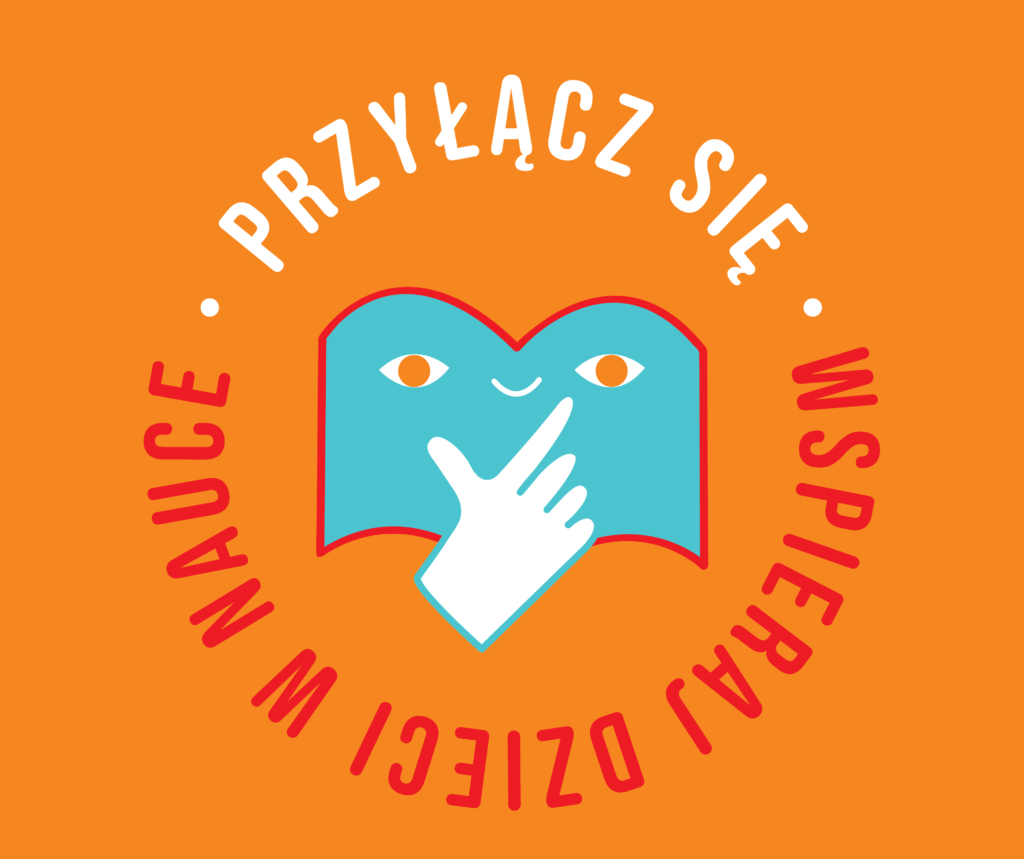 Logo projektu Wolontariat w poznanskich rodzinach. Na grafice na pomarańczowym tle na środku otwarta książka, dłoń z otwartym z palcem wskazującym na książke, a wokół napis Przyłącz się wspieraj dzieci w nauce