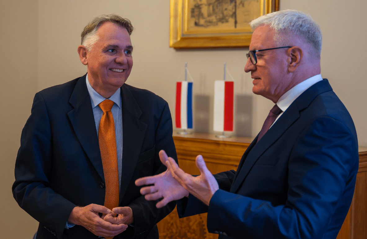 prezydent Poznania spotkał się w urzędzie miasta z Johannesem de Molem ambasadorem Królestwa Niderlandów w Polsce